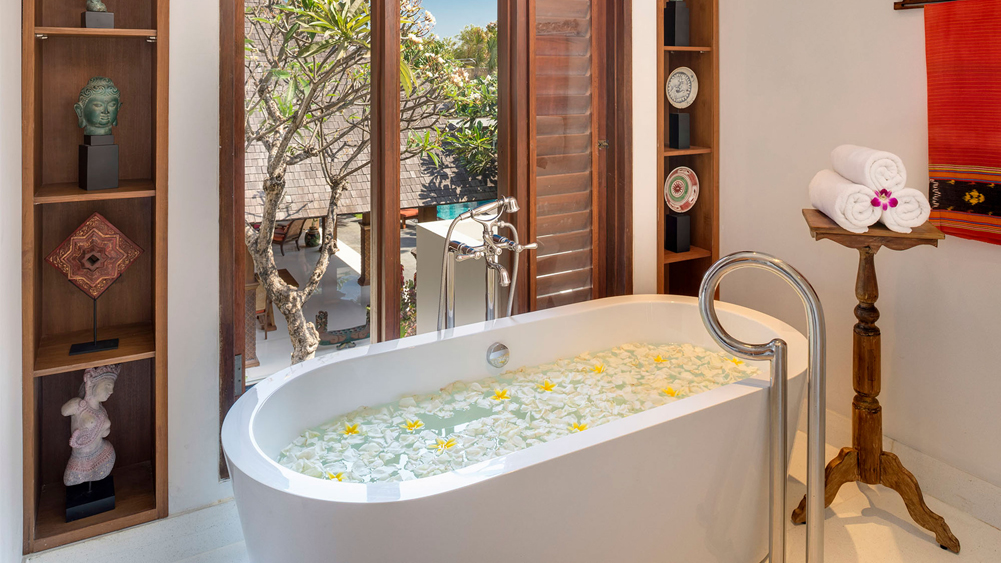 Des Indes II - Opulent guest bedroom ensuite